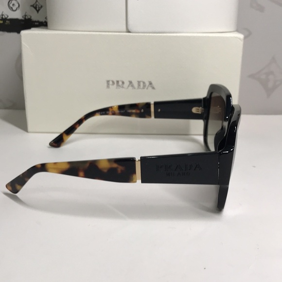 New Authentic Prada Black Square Sunglasses SPR 21x 1AB-0A7 - Picture 6 of 14